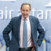 Air Astana басшысы Питер Фостер қызметінен кетеді