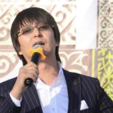 «Ауылдағы кісілер топырлап үйге келді»: Әнші Еркін Нұржанның әрекеті елді дүрліктірді (ВИДЕО)