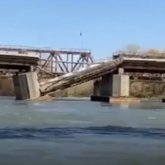 ШҚО-да жаңа жөнделген көпір опырылды: халық «ақша қайда кетті?» деп ашулы (ВИДЕО)