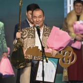 Ақындар айтысы: Айбек Қалиев «Алтын домбыра» иегері атанды