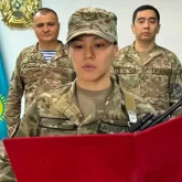 Боксшы Алуа Балқыбекова әскери ант қабылдап, қатардағы жауынгер атанды