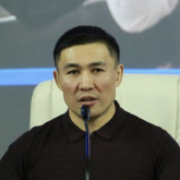 «Шекспирдің кітабында Төле би мен Қазыбек бидің оқиғасы бар екен»: Ардақ Назаров тағы да күлкіге қалды (ВИДЕО)