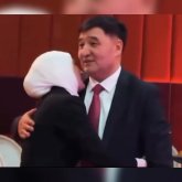 «Әкесі жай емес, беделді кісі сияқты»: Төреғали Төреәлінің қайынатасы көптің назарына ілікті (ВИДЕО)