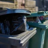 Алматыда ер адам туған анасын өлтіріп, денесін қоқысқа апарып тастаған