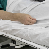 Қарағандыда 16 жастағы бозбала дәрігерлердің салғырттығынан көз жұмды