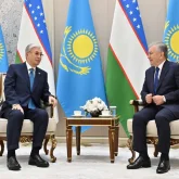 Тоқаев пен Мирзиёев «Ташкент-Хумо» әуежайында әңгімелесті