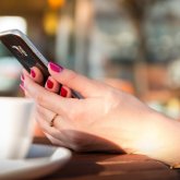 Смартфондарды верификациялау дауы: мемлекеттік бақылау қайда?