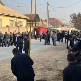 «Үш жыл бұрын көшіп келген»: Жетісайда өрттен қаза тапқан 12 адамның жаназасы шығарылды