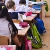 Вирус өршіген тұста оқушыларды неге қашықтан оқытуға көшірмейді?