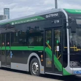 Астанада автобуста орынға таласқан екі әйел бір-бірімен төбелесіп қалған (ВИДЕО)