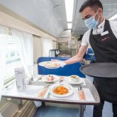 «2 бала жансақтау бөлімінде»: Алматыда 50 жолаушы пойызда уланып қалды