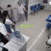 Семейдегі емханада ер адам жүкті әйелді ұрып-соққан (ВИДЕО)