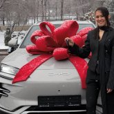 Бокстан әлем чемпионы Алуа Балқыбековаға көлік сыйға тартылды