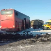 Абай облысында автобус пен жүк көлігі соқтығысып, 1 адам көз жұмды