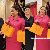 «Келін ешқашан қызыңдай болмайды»: Сәкен Майғазиевтің әйелі ыңғайсыз жағдайға қалды (ВИДЕО)