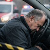 Қайғылы жағдай: Өскеменде көлік тізгініндегі зейнеткер жол үстінде көз жұмды