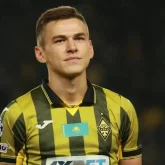 «Қайраттың» жас қорғаушысы шаңырақ көтерді