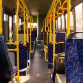 «Терезе үшін төбелескен»: Теміртауда жолаушыны автобус ішінде пышақтап кетті (ВИДЕО)