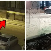 Астанада ер адам аялдамадағы шыныны теуіп сындырған (ВИДЕО)