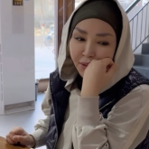 «Шешемді «шеше» демедім»: Айнұр Тұрсынбаева ана мейіріміне мұқтаж екенін ашық айтты (ВИДЕО)