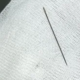 «Бауыр тұсынан енген»: Түркістанда 8 айлық баланың ішінен ине табылды