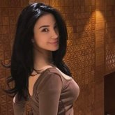 «Енем ұрып, қорлық көрсетті»: Танымал блогер алғаш рет отбасылық сырын ашты (ВИДЕО)