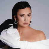 «Қара түс жараспайды»: Мадина Сәдуақасованың жаңа образы көпшілікке жақпай қалды (ФОТО)