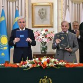 1 миллиард долларлық келісім: Тоқаев Пәкістанмен сауда саласын дамытуды көздеді