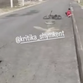 Шымкентте жаңа асфальт опырылып түсті: кәріз қазбасынан кейін құбырлар үзіліп, тұрғындар сусыз қалды