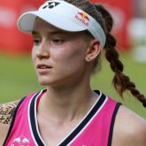 Ойыннан шеттетілді: Рыбакинаның денсаулығы Дубайдағы турнирде күрт сыр берді