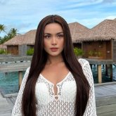 «Үнемі өзгеруге тура келеді»: Ақбота Сейітмағанбет өзінің ашық образдарын сынайтындарға жауап берді (ФОТО)