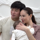 «Үш бірдей қуаныш»: Қайрат Нұртас пен Жұлдыз Әбдікәрімова жаңа үйіне танымал адамдарды шақырды (ВИДЕО)