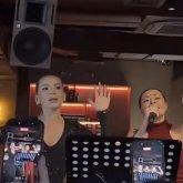 «Екі легенда»: Мақпал Исабекова мен Дильназ Ахмадиева елді аузына қаратты (ВИДЕО)