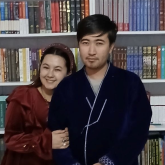 Қыз жасауына 800 кітап апарған қалыңдық көпшілікті сүйсінтті (ФОТО)