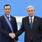 Тоқаев ел дамуына үлес қосқан бір топ азаматқа мемлекеттік наградалар табыстады