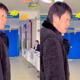 «Әкімнің өзі бұлай шіреніп кірген жоқ»: Өмірқұл Айниязов сынның астында қалды (ВИДЕО)