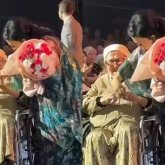 «Жүрегі кең ғой, шіркін»: Мақпал Жүнісова тыңдарманына сақинасын шешіп берді (ВИДЕО)