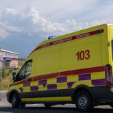 Алматыда мас ер адам дәрігерлерді үйіне қамап, қорқытып, пышақпен қуған