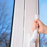 Қостанайда 15 жастағы қыз терезеден құлап көз жұмды