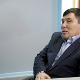 «Нағыз ақылсыздық»: Омар Жәлел той жасай беретіндерді аямай сынады (ВИДЕО)