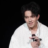 Димаш Құдайберген Испаниядағы жанкүйерлерін қуантпақ