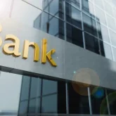 25 жылда 11 банк жабылды: Қазақстанда қаржы жүйесі неге әлсіз?