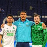 Ресей чемпионатында ойнайтын қазақ футболшылары көптің көзайымына айналды (ФОТО)