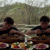 «Жаман жегенін көрсетеді»: Елдос Сметовтің әрекеті жұртқа жақпай қалды (ВИДЕО)