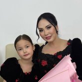 «Ана жүрегіне сыймайтын сезім»: Қарақат Әбілдина қызына ерекше жазба арналы (ВИДЕО)