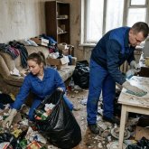 «Тарақан қаптап кеткен»: Павлодарда пәтерден бір КамАЗ қоқыс шығарылды