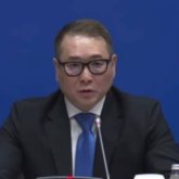 «Қытайдың синтетикасы мен түріктің киімі»: Шенеуніктер халыққа арзан отандық тауарды қайдан таппақ?