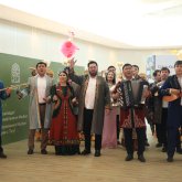 Шымкент: 100-ге жуық өнерпаз Абай әндерін шырқады