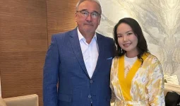 Әнші Нұрлан Өнербаевтың «қызы» бестселлер авторына айналды