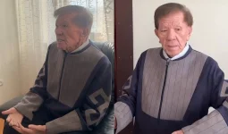 «Шындық биігінде жолығайық»: Мұхтар Шаханов қазақ халқына бата берді (ВИДЕО)